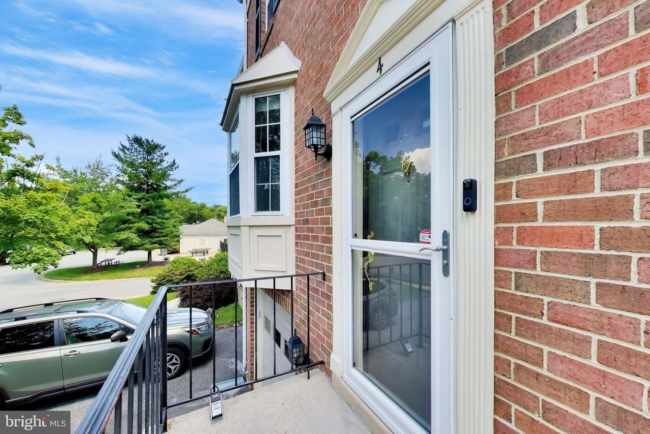 4 Earth Star Ct - Photo 2 of 35