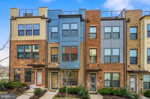 featured image of 6106 Chronicle St