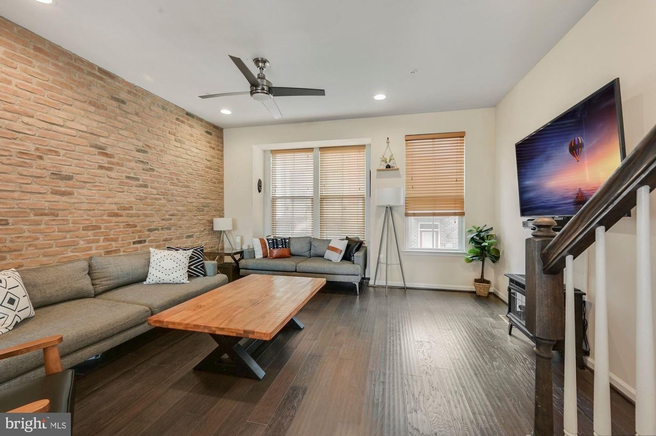 6106 Chronicle St - Photo 5 of 37