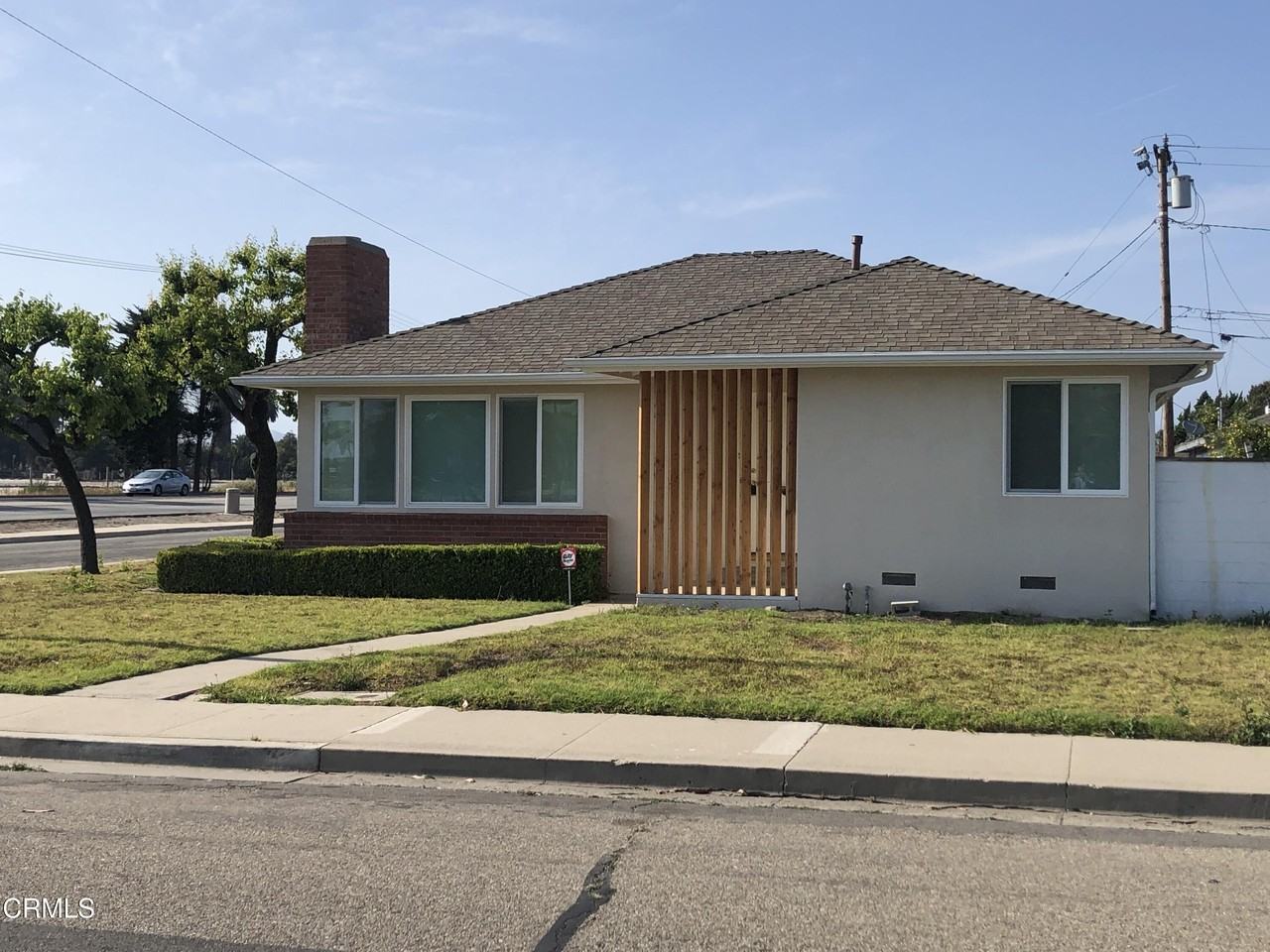 1447 Palm Dr - Photo 2 of 34