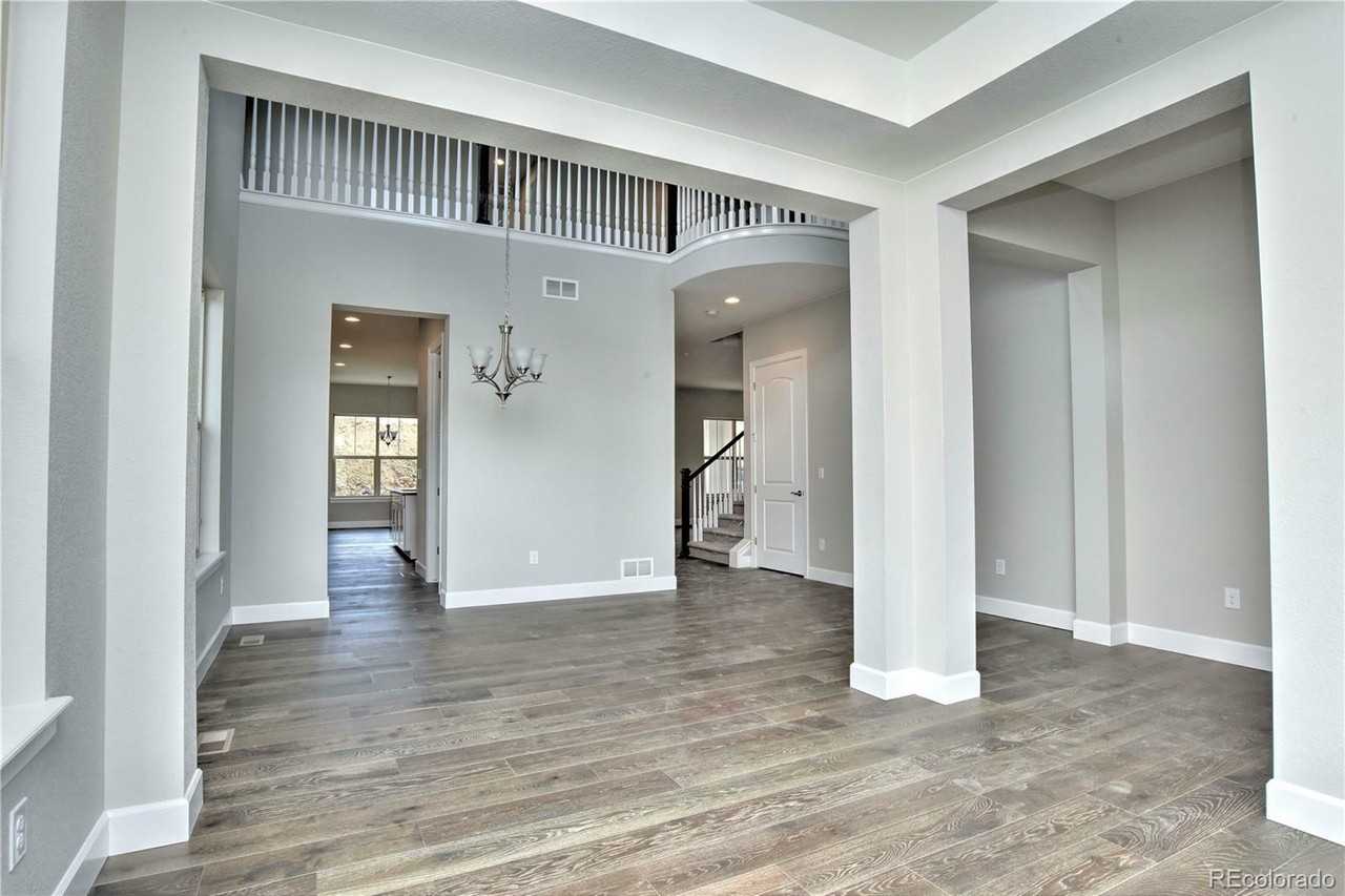 6040 S Olive Ct - Photo 3 of 27