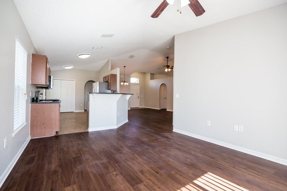 5470 Silver Thistle Ln - Photo 7 of 15