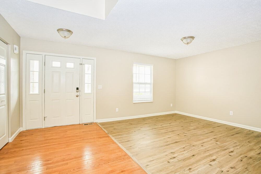 6322 Bellinger Dr - Photo 6 of 18