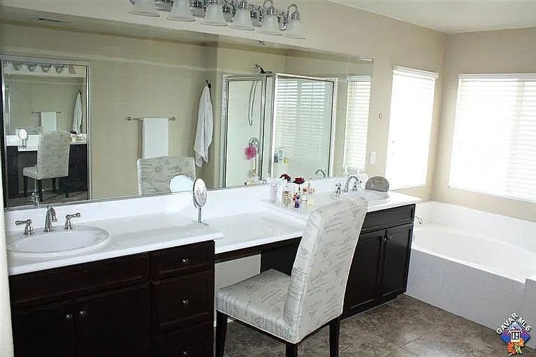 37549 Ficus Court - Photo 3 of 12