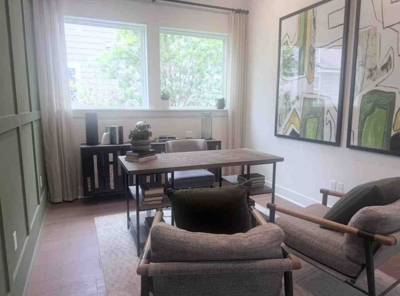 47 Oak Breeze Dr #1 - Photo 4 of 24