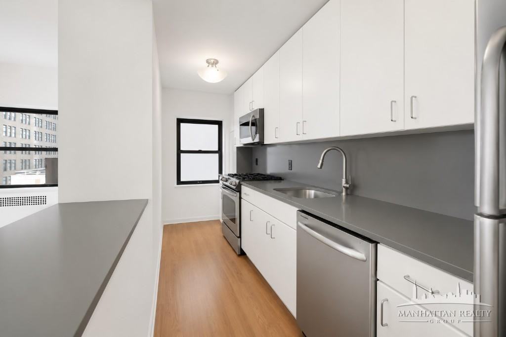 Madison Ave #12F - Photo 3 of 12