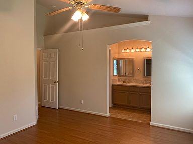 864 Cole Avenue - Photo 7 of 11