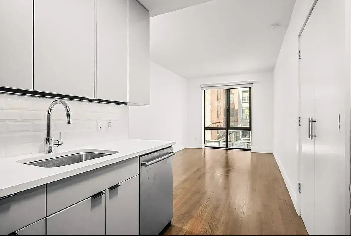 155 Attorney St #6D - Photo 3 of 10