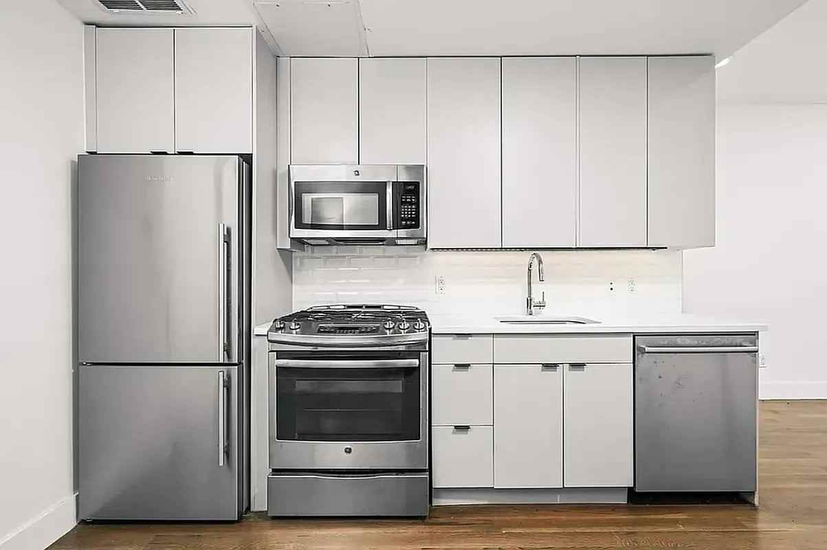 155 Attorney St #6D - Photo 4 of 10