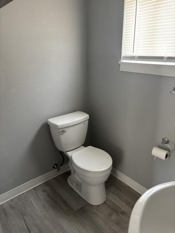 1101 Century Dr Ne - Photo 5 of 10