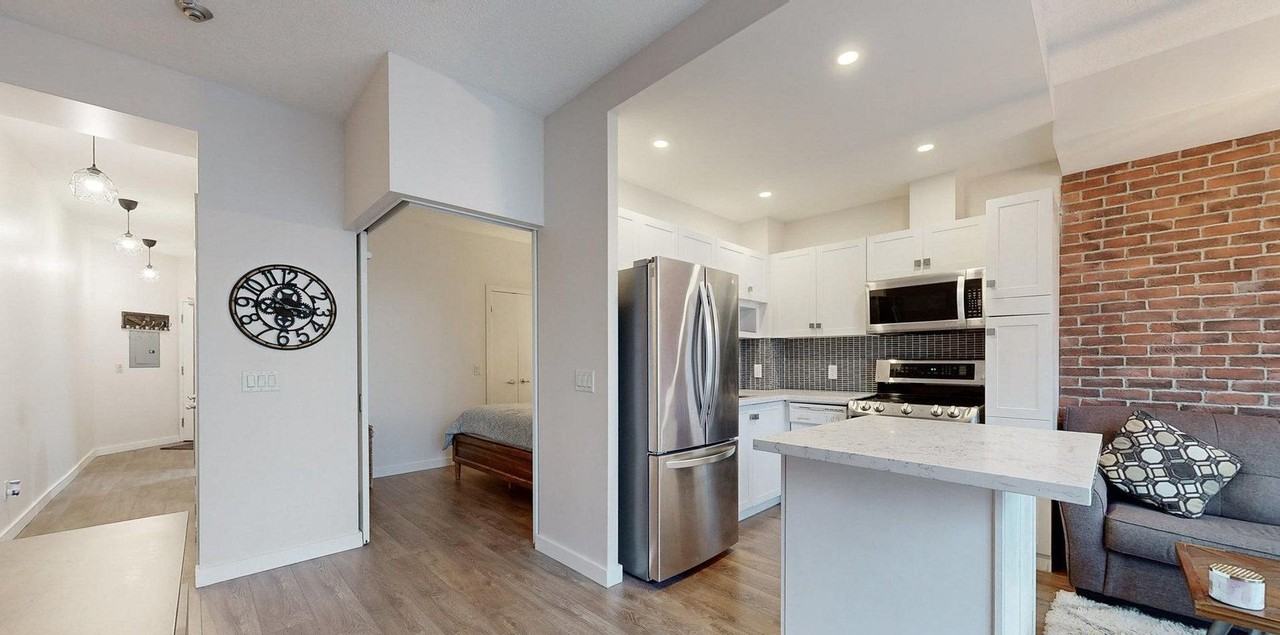 8 York Street #2404 - Photo 3 of 9
