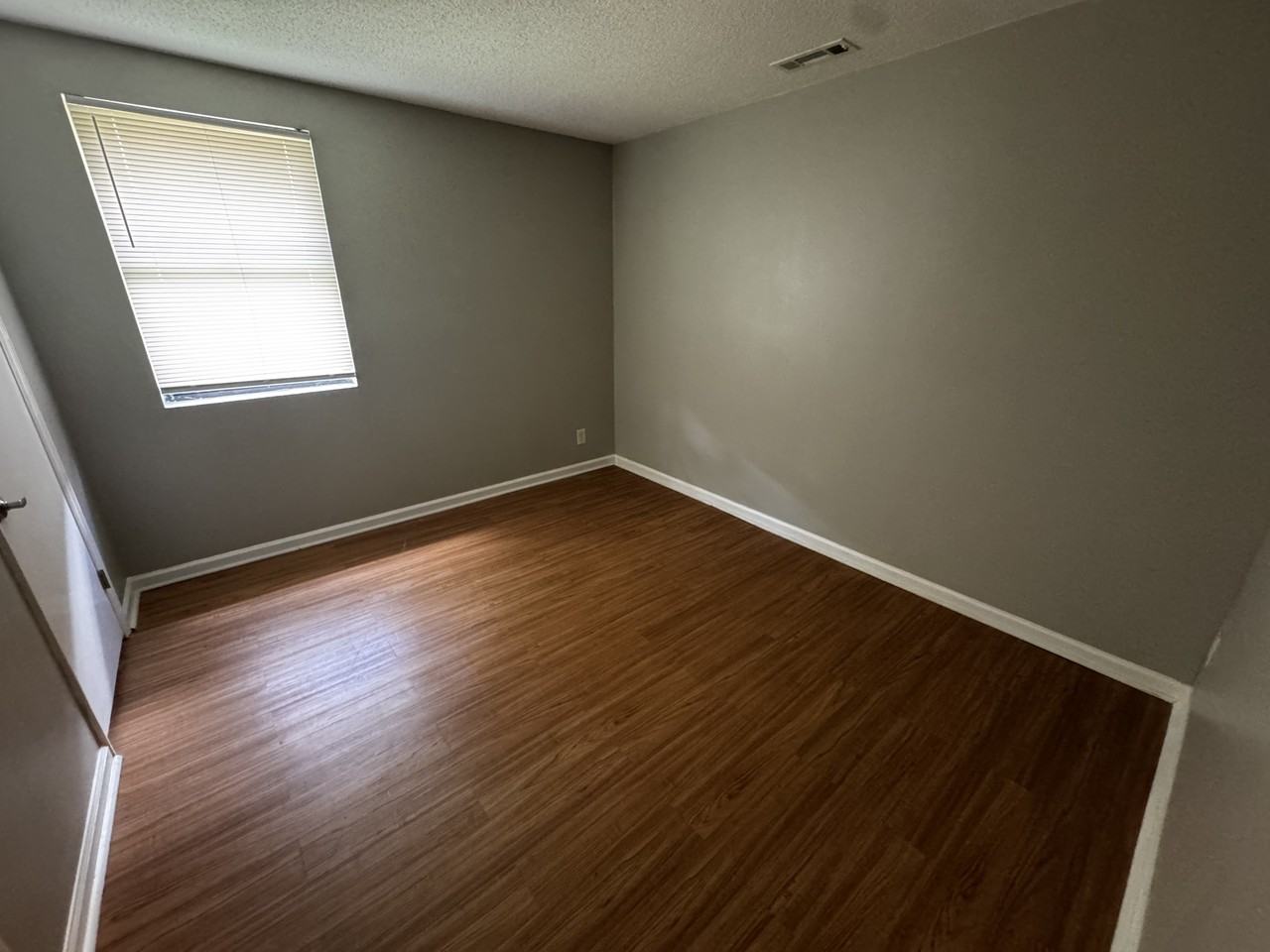 1509 Rosedale Ave - Photo 4 of 9