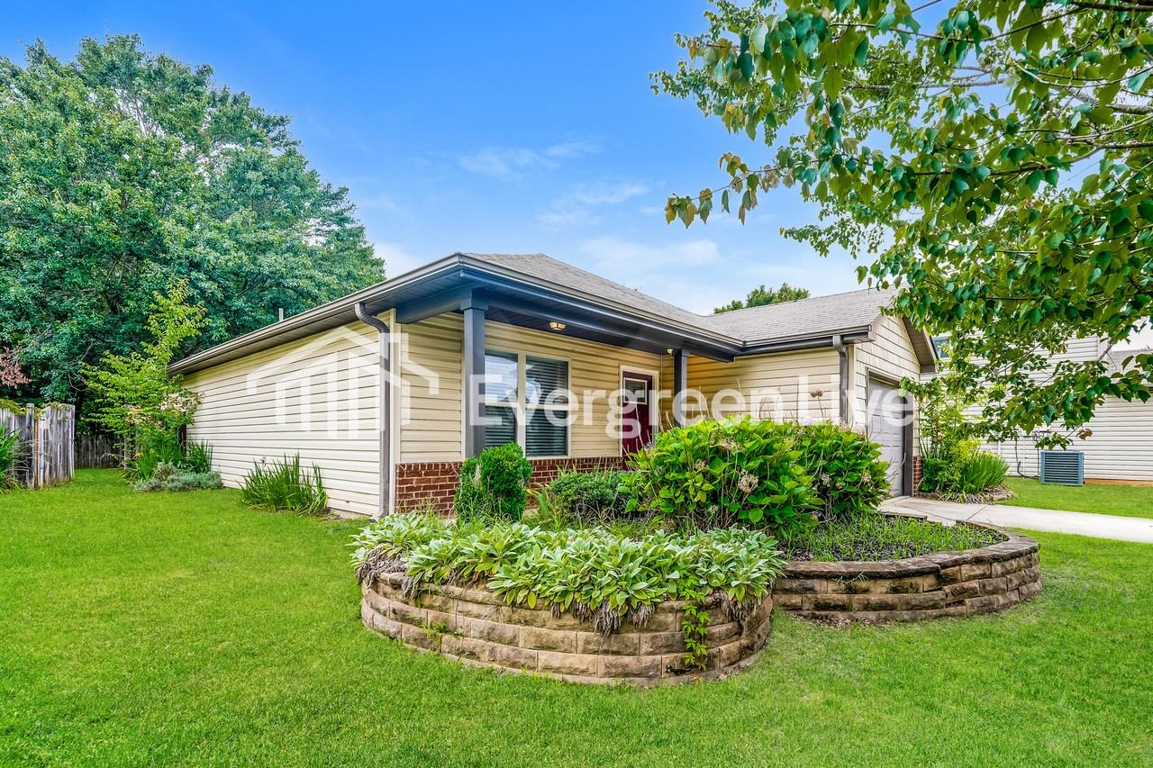 200 Briar Ridge Ln - Photo 2 of 15