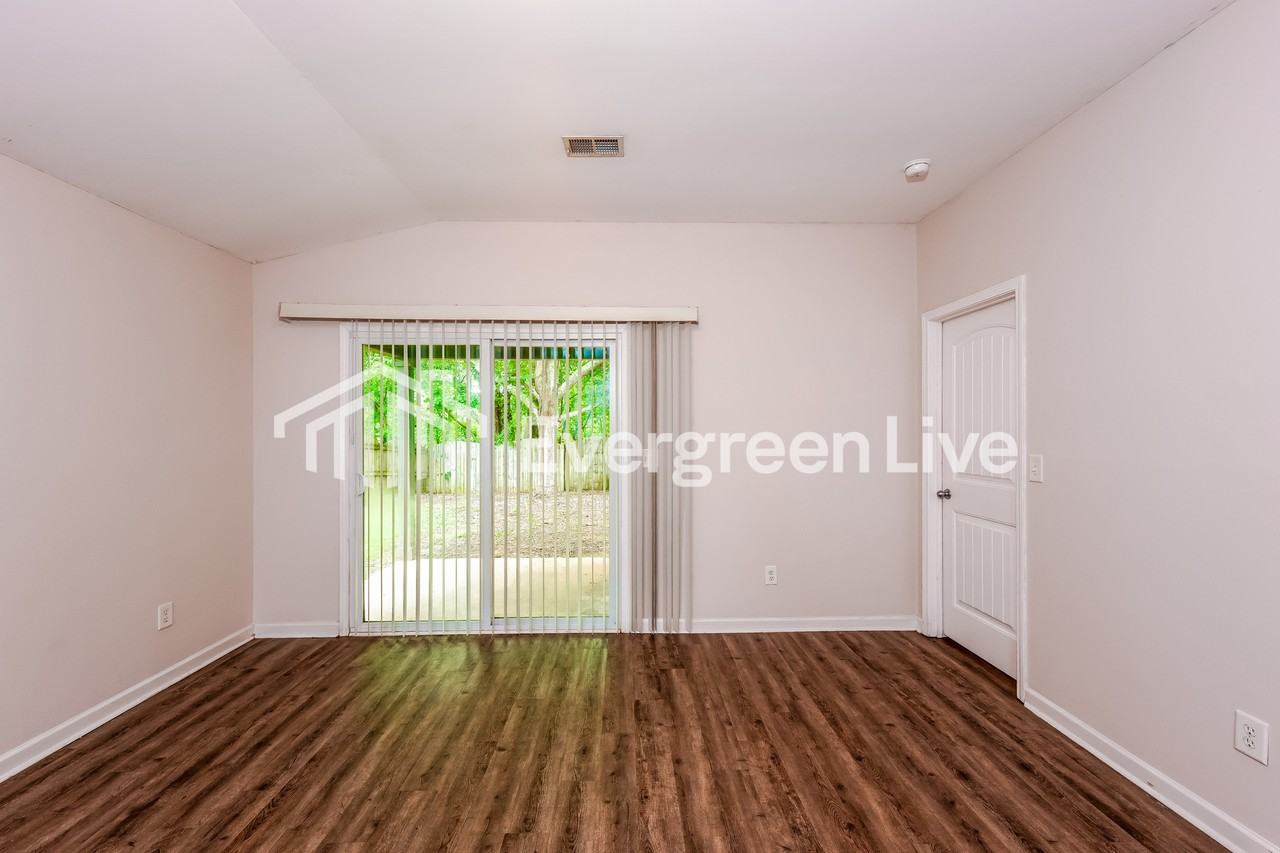 200 Briar Ridge Ln - Photo 3 of 15