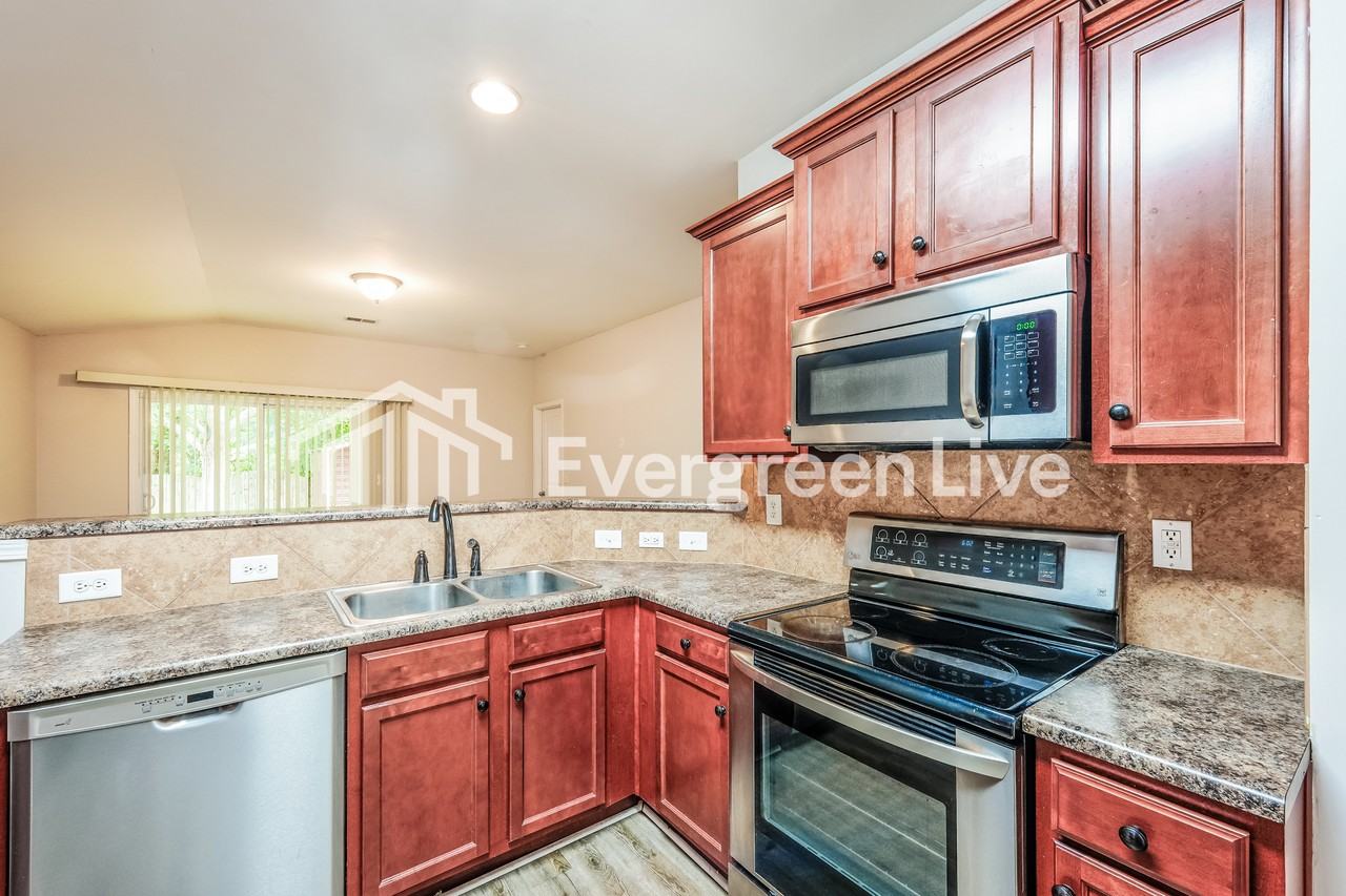 200 Briar Ridge Ln - Photo 7 of 15