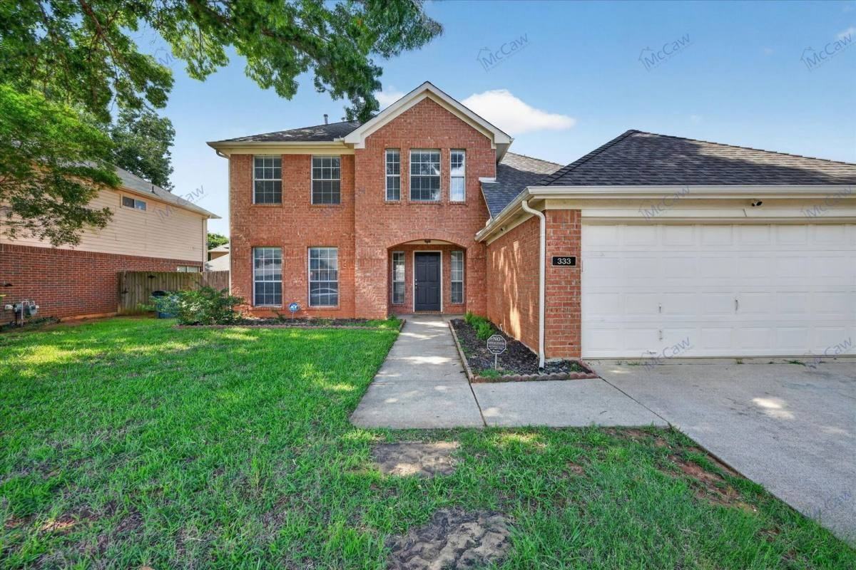 333 Stately Oak Ln - Photo 3 of 10