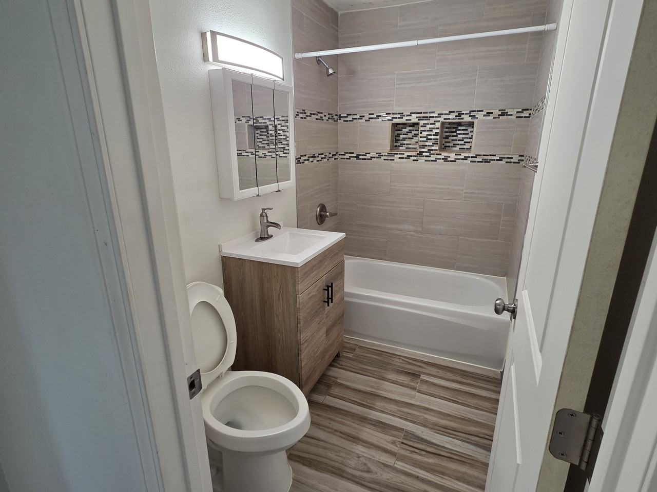 4330 Northwood Drive #6 - Photo 5 of 7