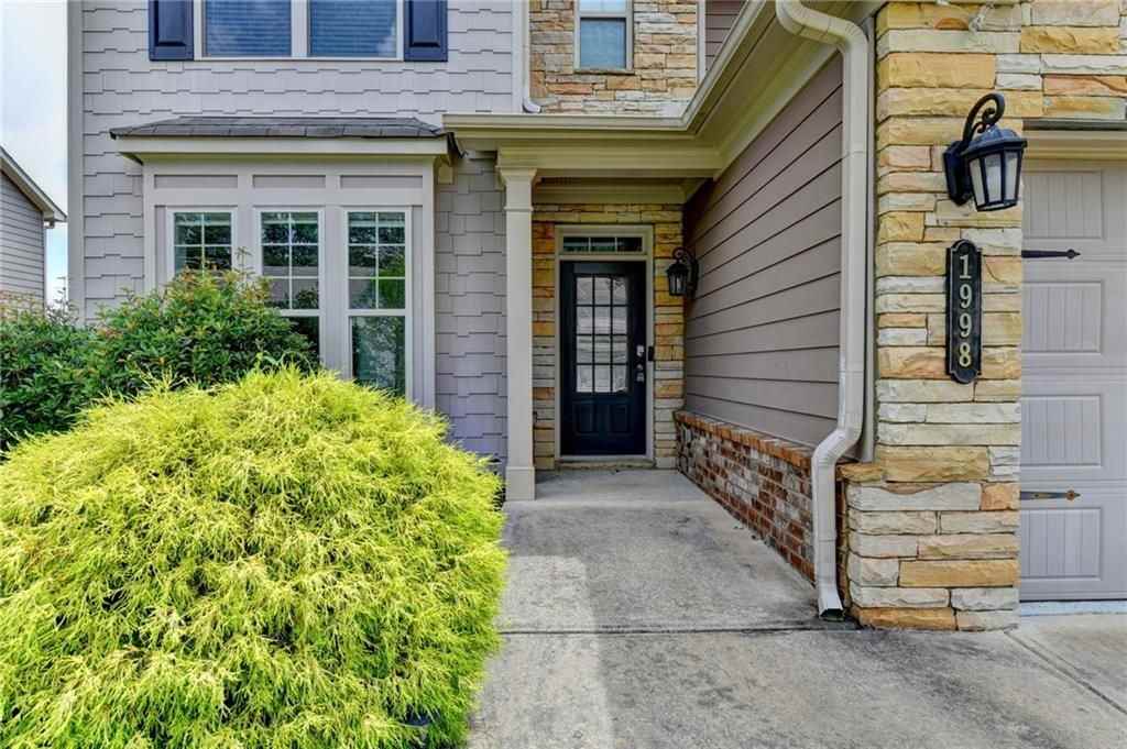 1998 Lakeview Bend Way - Photo 3 of 50