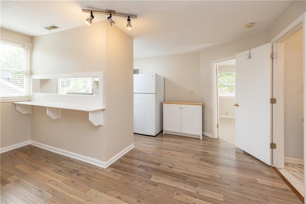 897 Argonne Ave Ne ##4