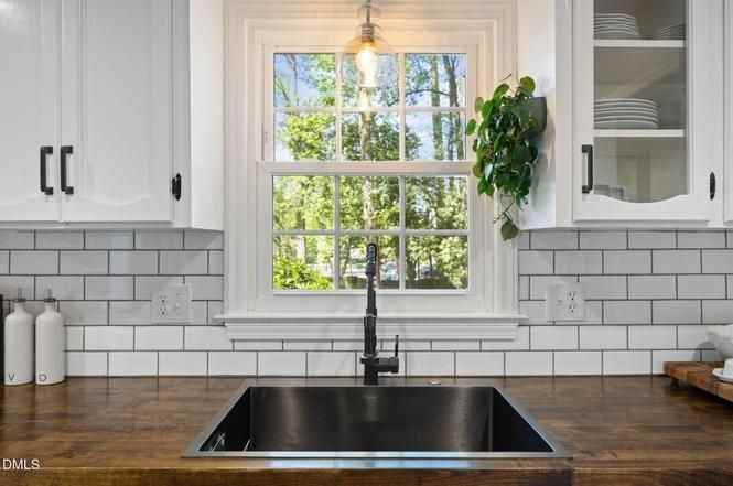 6701 Colony Ct - Photo 5 of 17