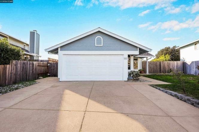 237 Starboard Dr - Photo 2 of 21