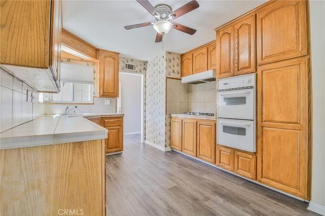 4692 Stanton Ave - Photo 4 of 14