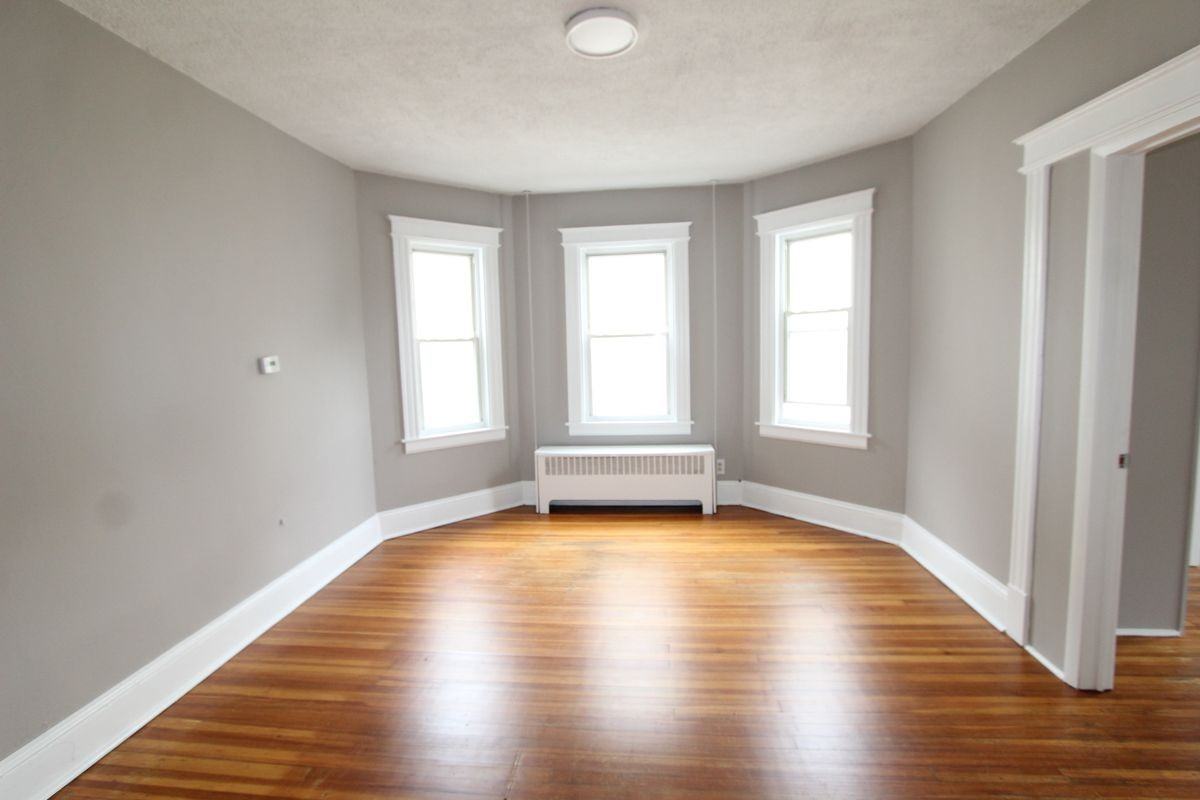 64 James St - Photo 3 of 7