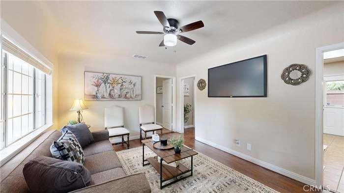 309 E J St - Photo 2 of 11