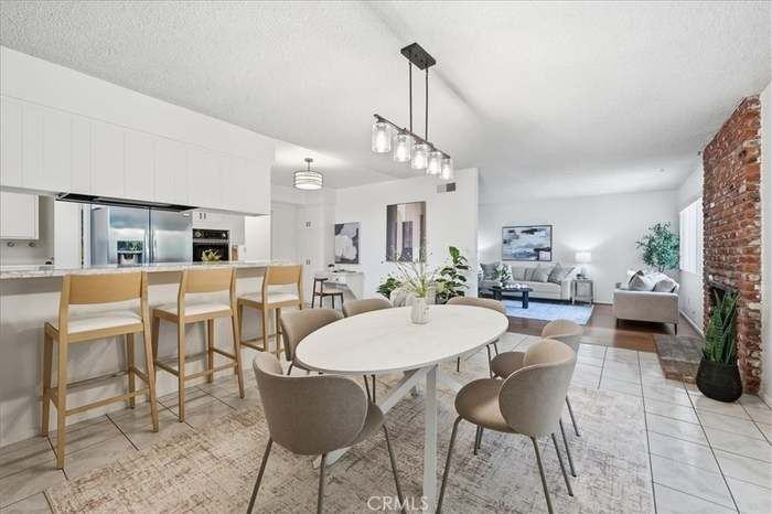 2402 30th St - Photo 5 of 17