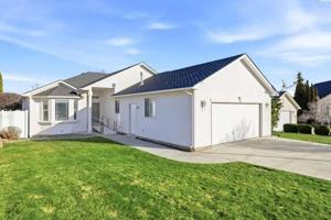 featured image of 405 W Canyon Lakes Dr