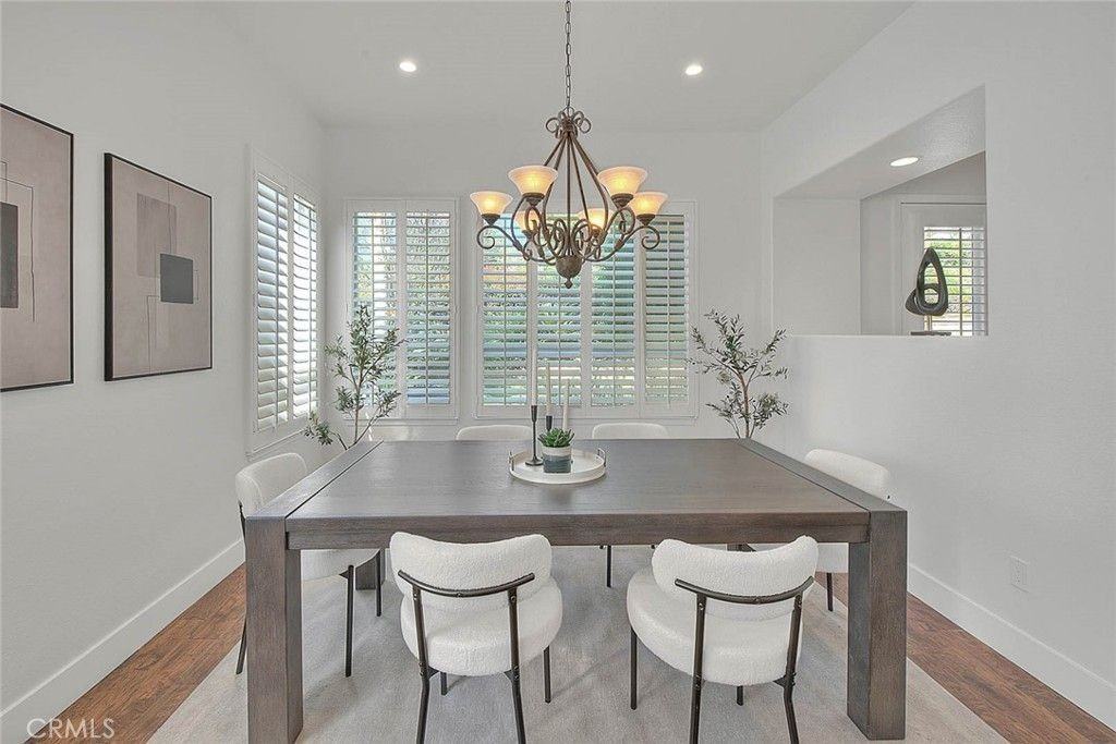14218 Aliso Ct - Photo 4 of 32