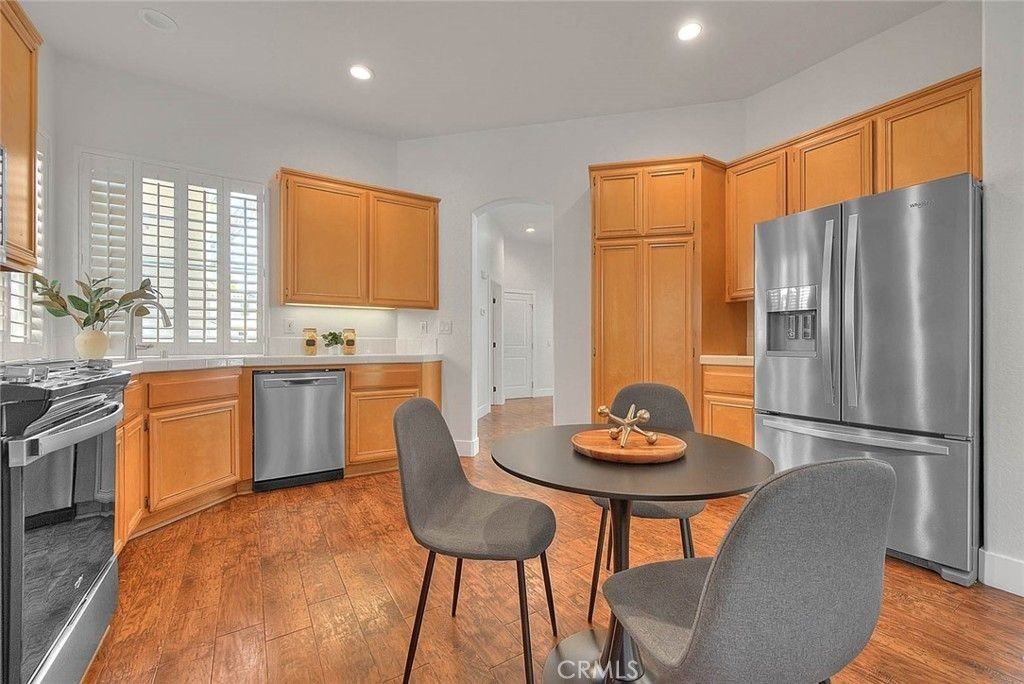 14218 Aliso Ct - Photo 6 of 32