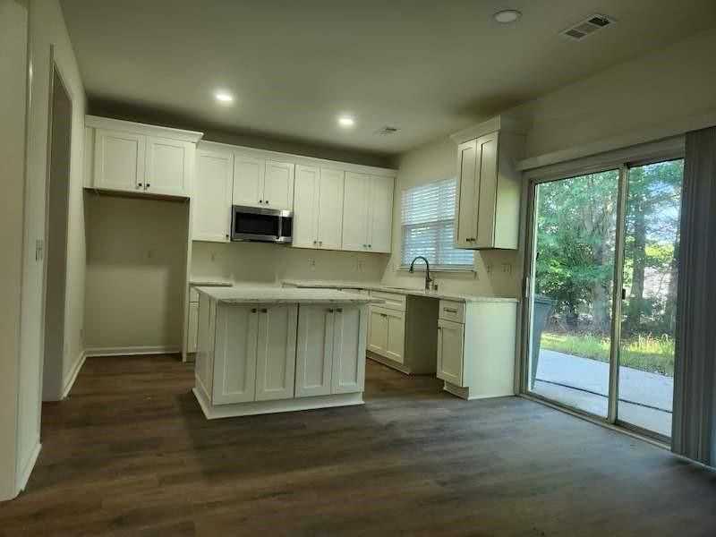 2025 Kyrle Ln - Photo 4 of 26