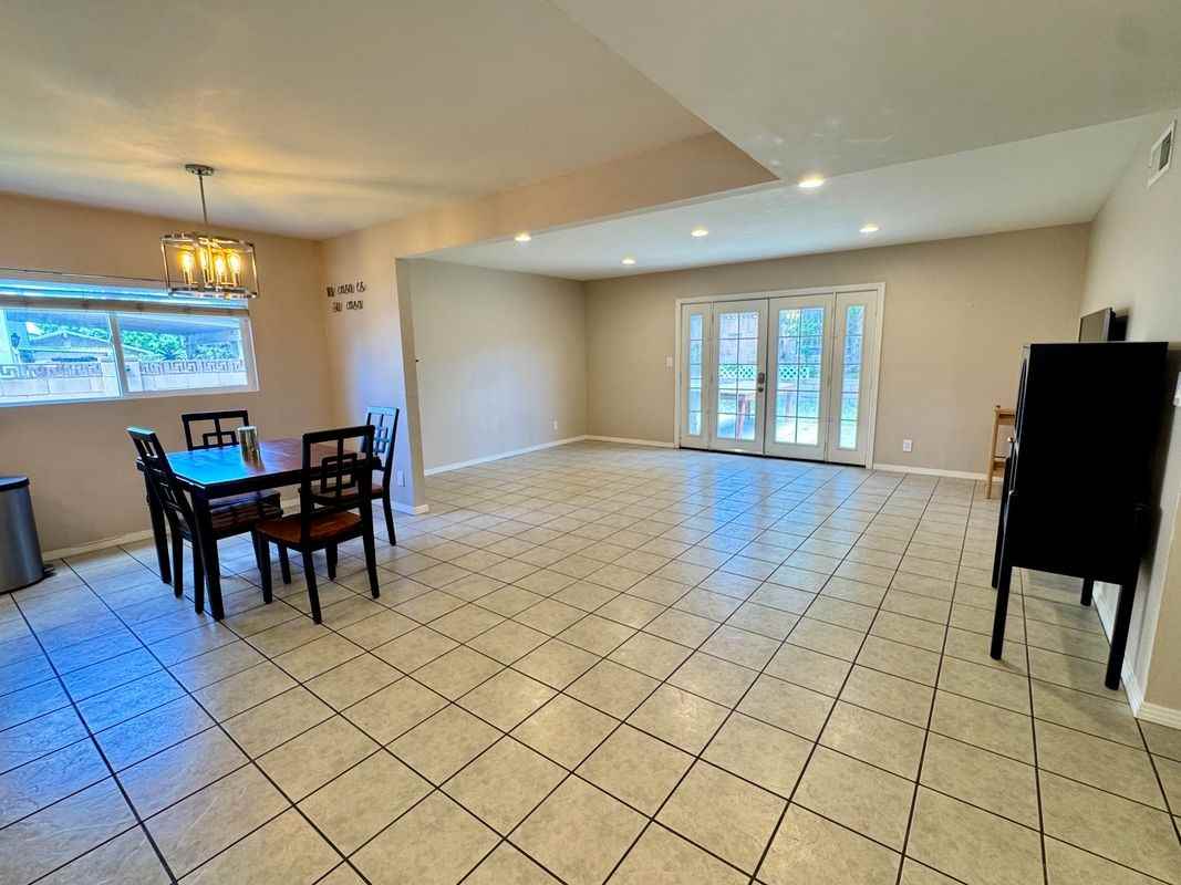 2065 Morley St - Photo 2 of 12