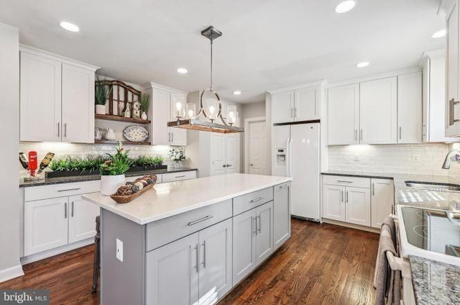 13911 Rock Still Ct - Photo 3 of 19