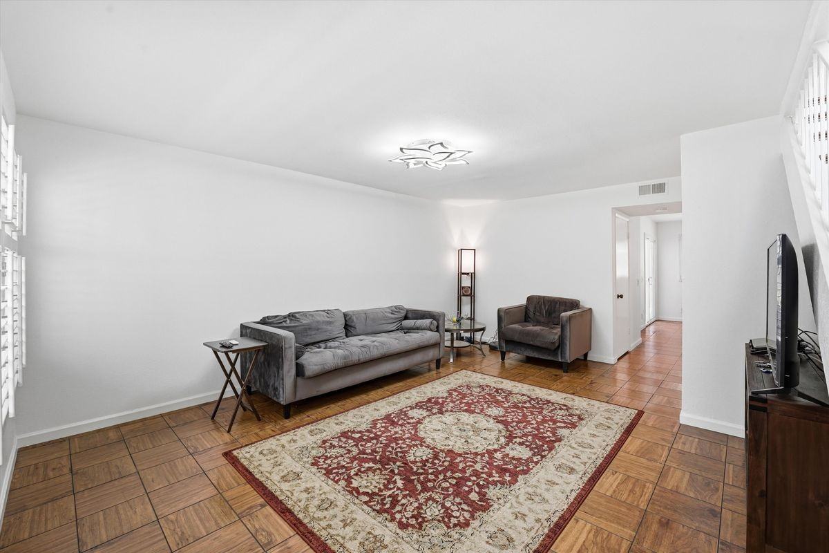 104 Oval Rd - Photo 2 of 21