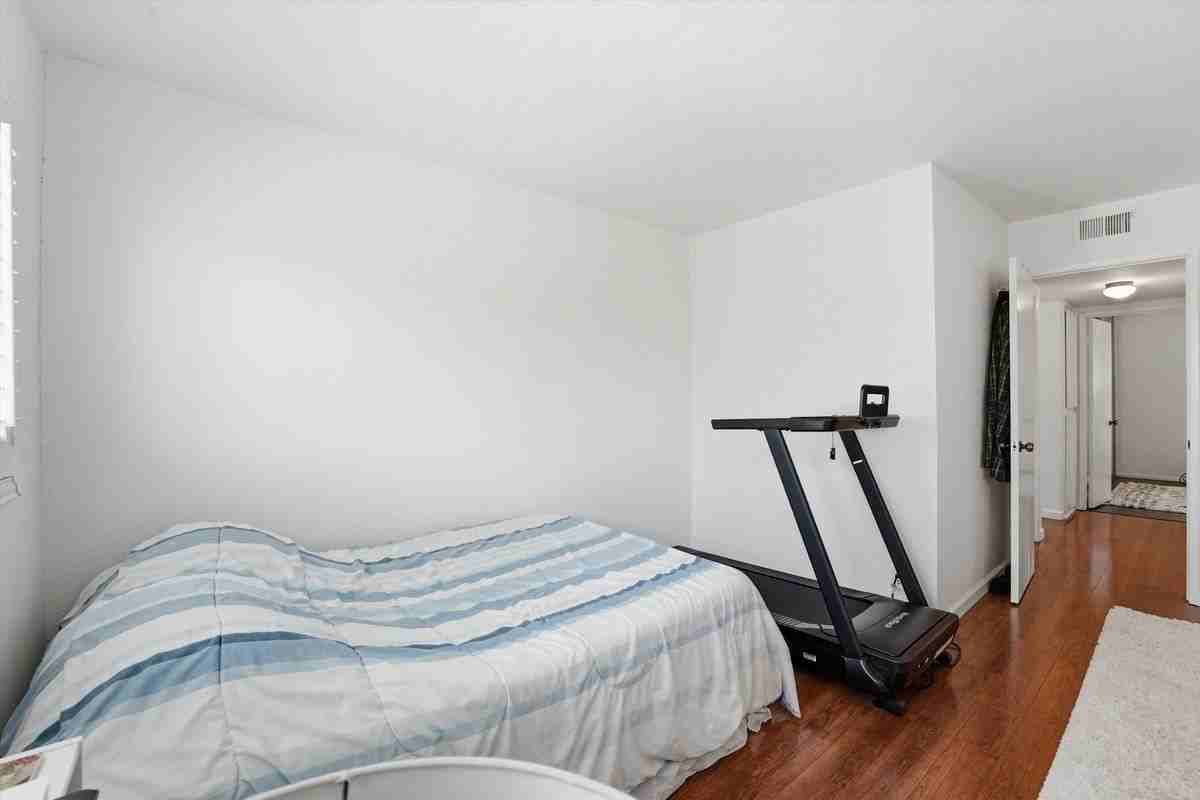 104 Oval Rd - Photo 5 of 21