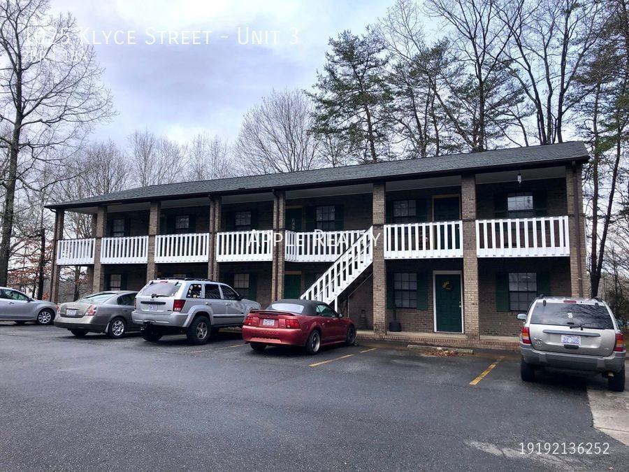 1025 Klyce St #3 - Photo 2 of 9
