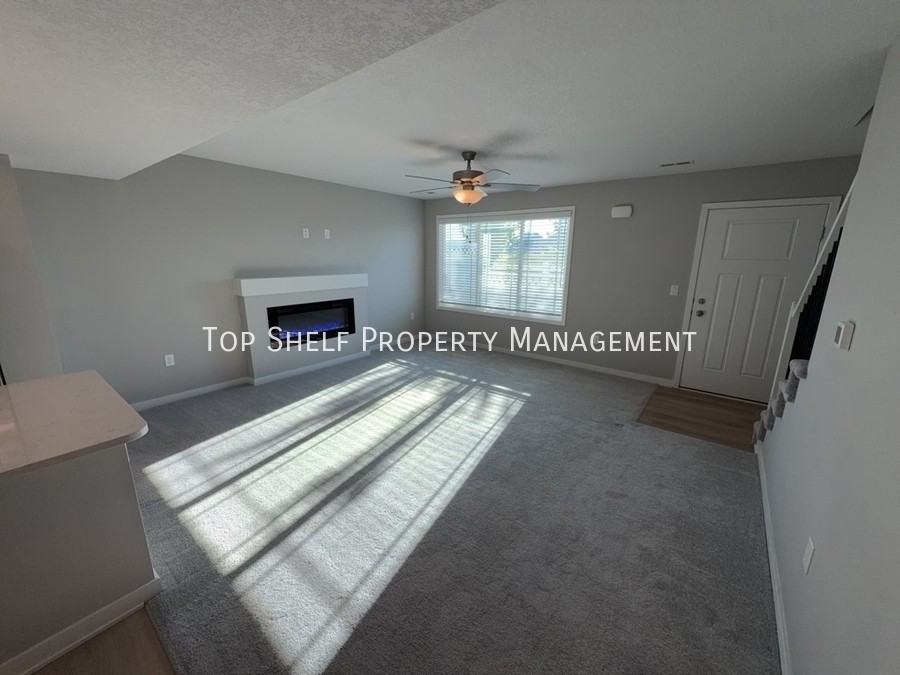 5711 Ne Lowell Ln - Photo 2 of 15