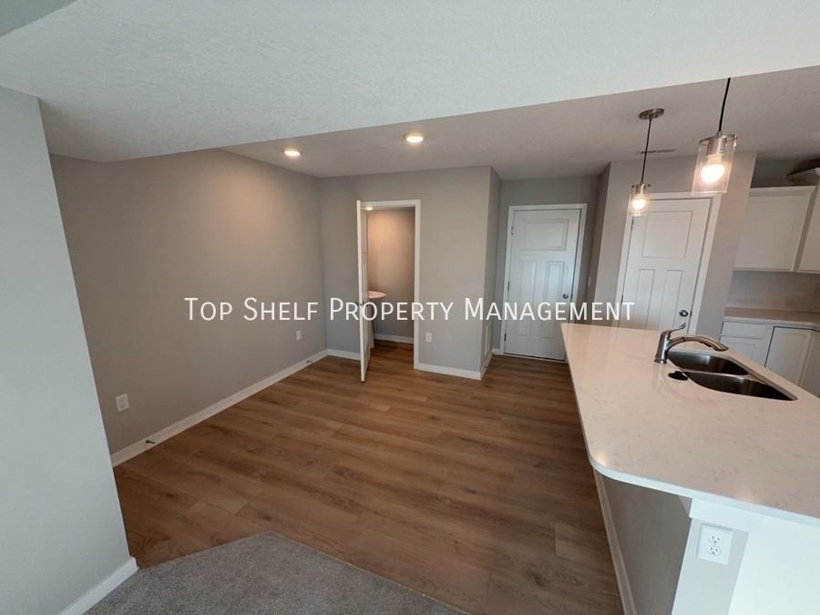 5711 Ne Lowell Ln - Photo 4 of 15