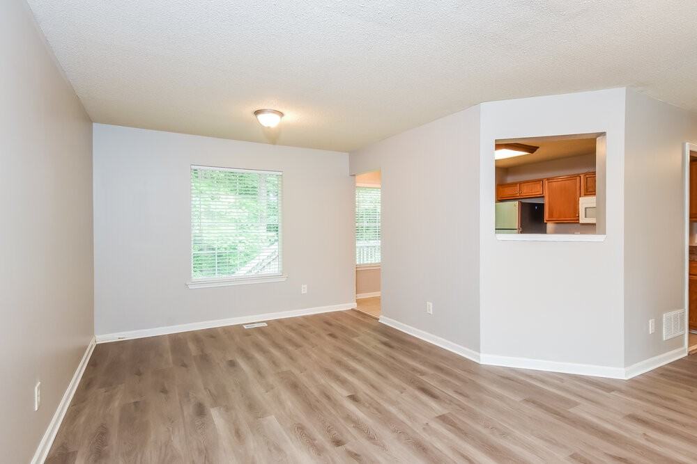 221 Martins Ct - Photo 7 of 17