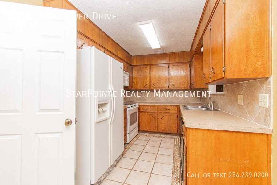 2001 Eisenhower Dr - Photo 5 of 18