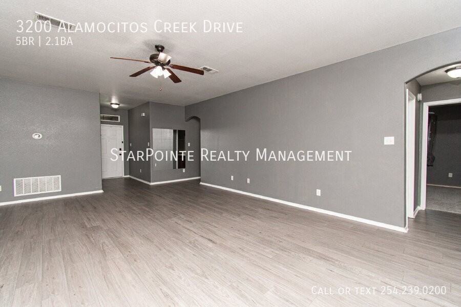 3200 Alamocitos Creek Dr - Photo 4 of 25