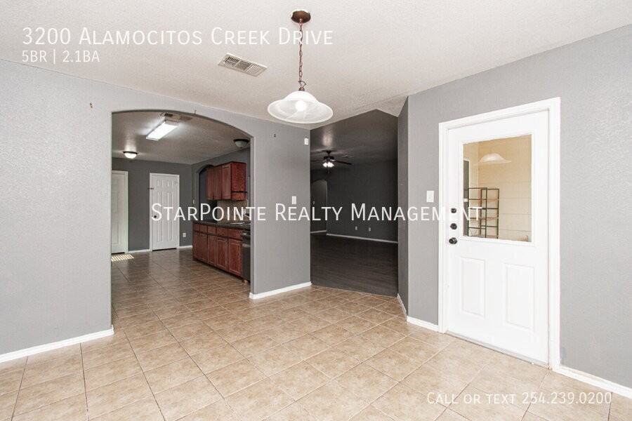 3200 Alamocitos Creek Dr - Photo 7 of 25