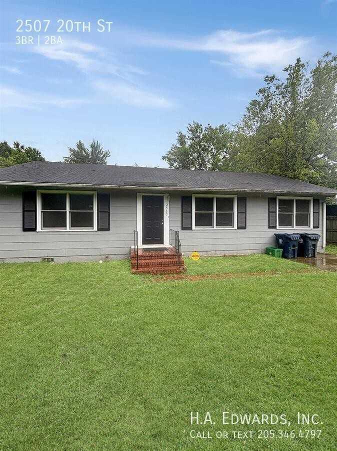 2507 20th St - Photo 3 of 17