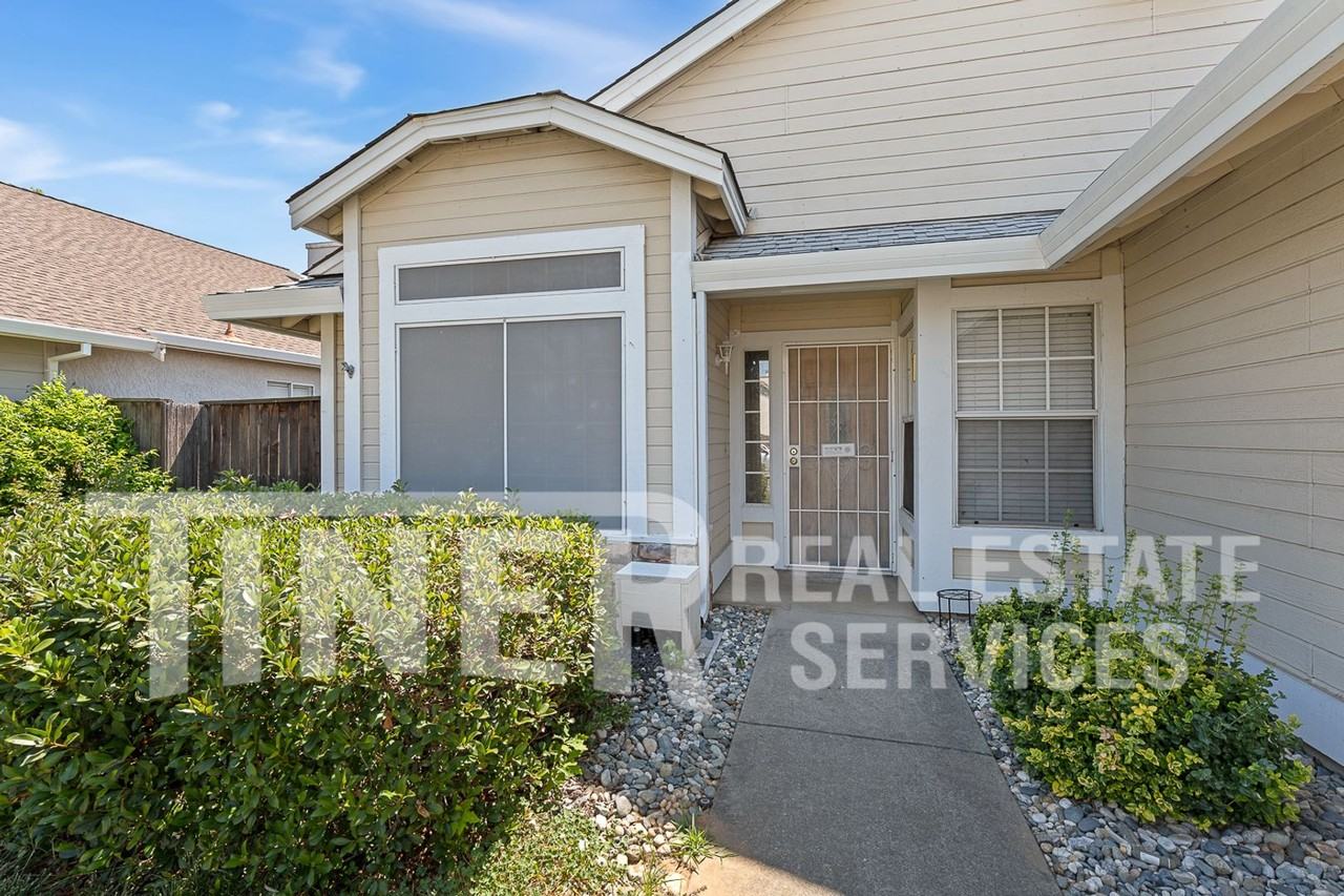 1218 Chablis Cir - Photo 2 of 24