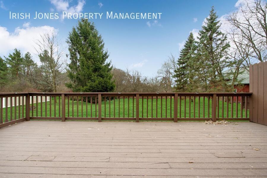 3884 Mapleton Rd #LEFT - Photo 3 of 20