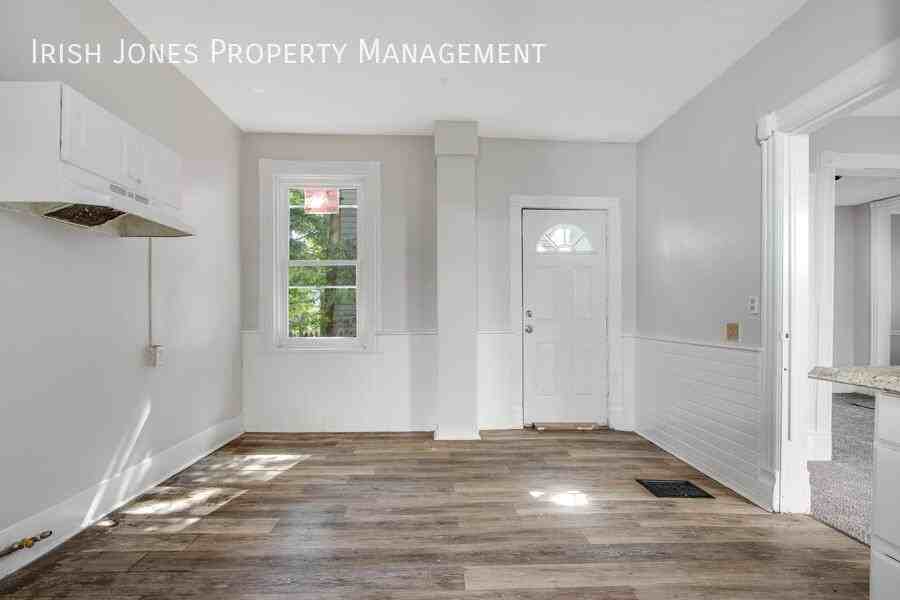 222 W Ferry St - Photo 3 of 22