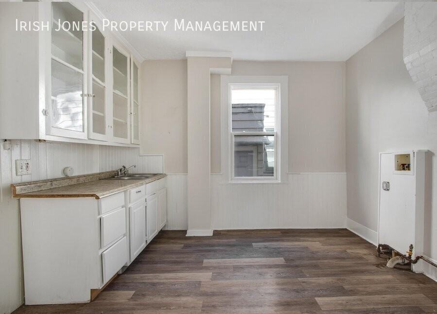222 W Ferry St - Photo 5 of 22