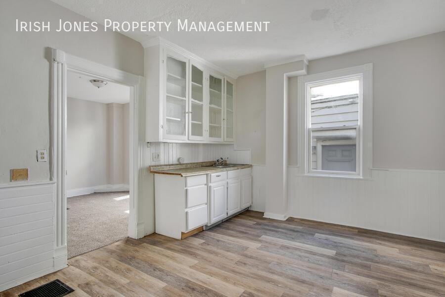 222 W Ferry St - Photo 6 of 22